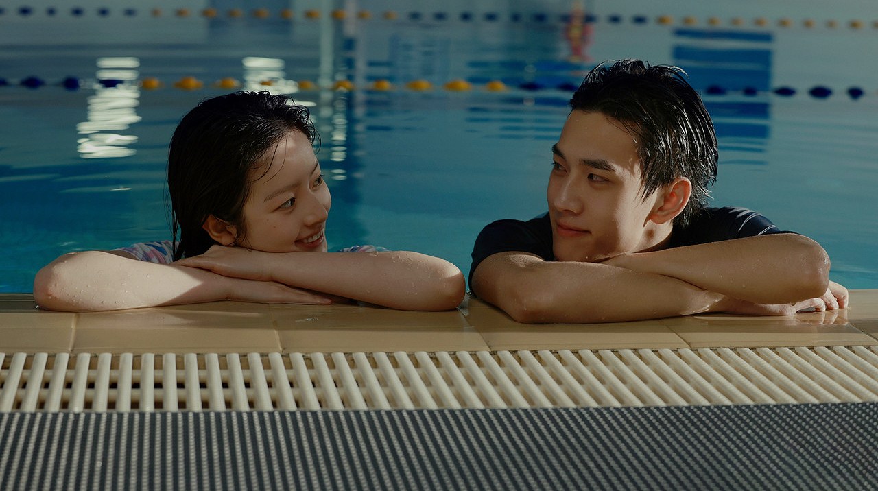 เมื่อหัวใจไม่เชื่อฟังกติกา: รีวิวซีรีส์จีน '偏爱靠近你' ที่ทำให้เราเชื่อว่ารักแท้ต้องกล้า